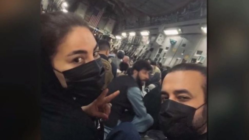 Femeile din Afganistan care fug din calea talibanilor devin emblema luptei pentru egalitatea de șanse 