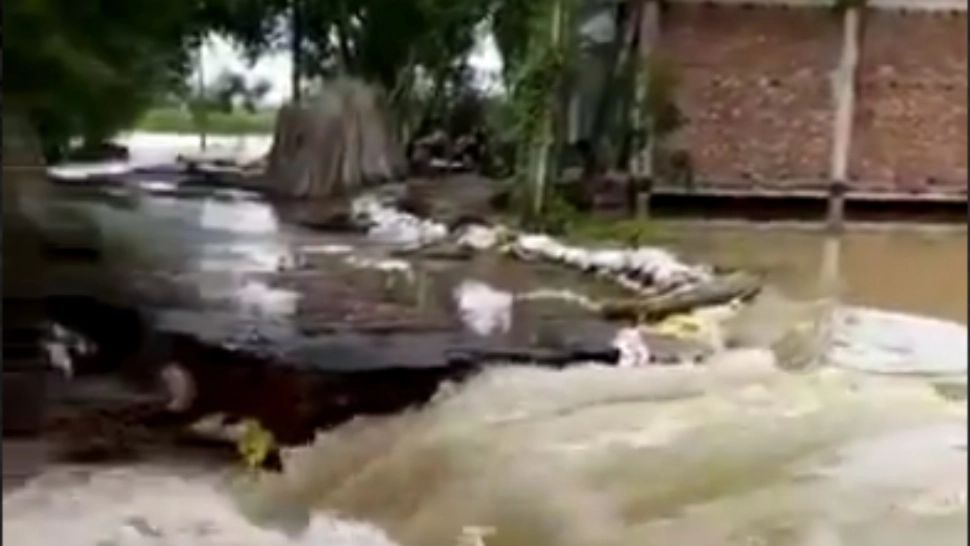 India, lovită de inundații devastatoare: 16 morți. Sute de mii de oameni au fost evacuați