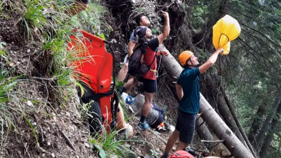 Accident pe munte, în Piatra Craiului. Un militar, în stare gravă - VIDEO