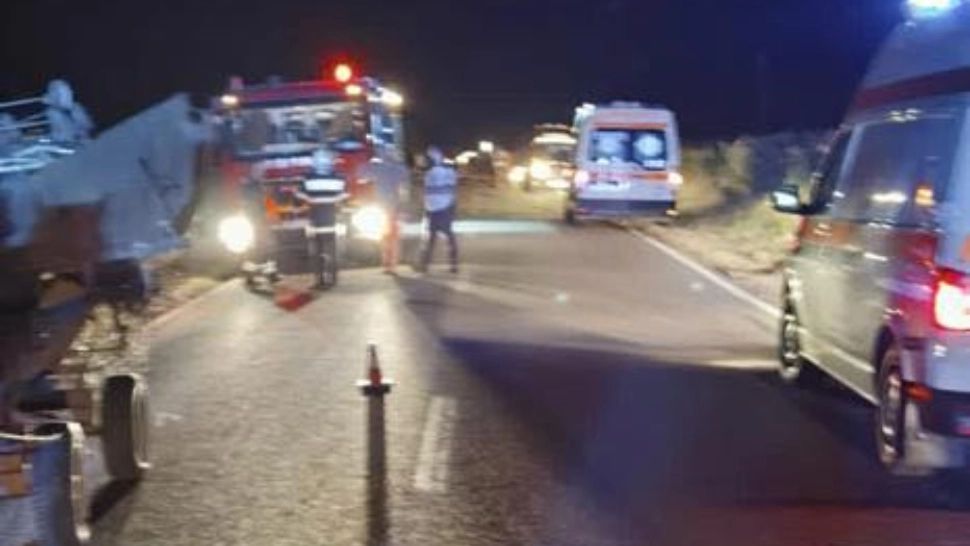 Două autoturisme s-au lovit frontal, pe DN 10, în apropiere de Buzău