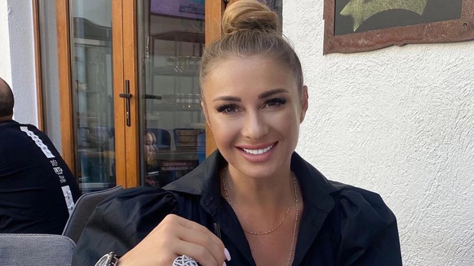 FOTO ÎN INTERIOR | Schimbare de look radicală pentru Anamaria Prodan. Ce mesaj a transmis