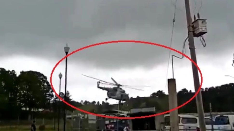 VIDEO - Elicopter prăbușit, în Mexic. Ministrul de Interne era la bord. Momentul a fost FILMAT 