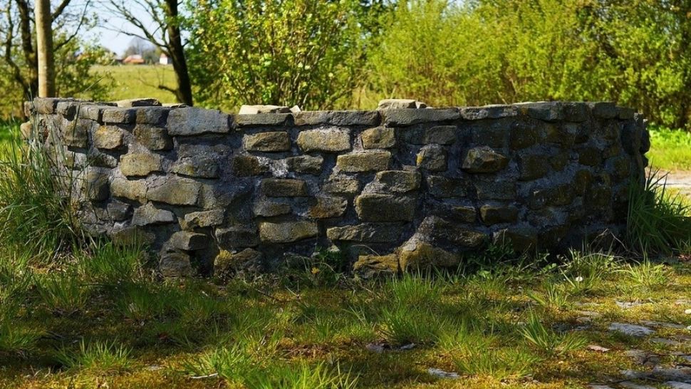 Moarte suspectă, în Iași: un fost cadru M.A.I. s-ar fi sinucis, aruncându-se în fântână. Ce a făcut bărbatul înainte