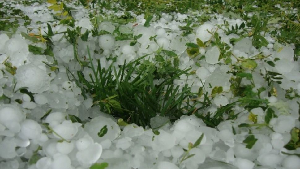 Avertisment meteo - COD GALBEN de fenomene EXTREME periculoase. Zona lovită puternic de furtuni de GHEAȚĂ