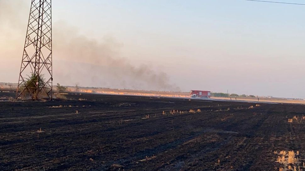 INCENDIU de proporții la balta Lazăr din Alexandria: Au ars cel puțin 3 cabane