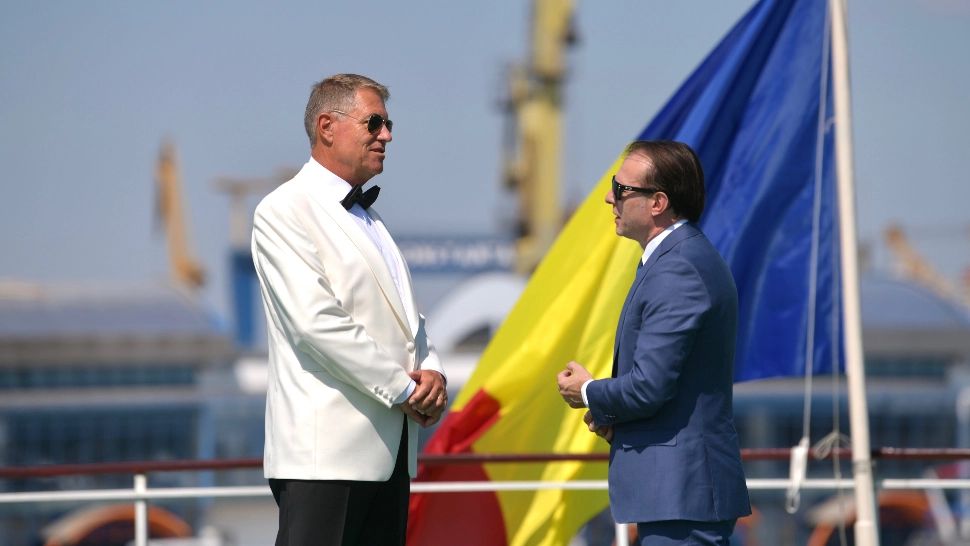 REACȚIA lui Klaus Iohannis la prima întâlnire cu Florin Cîțu după scandalul condamnării. Cum a decurs și întrevederea cu Dan Barna, de Ziua Marinei