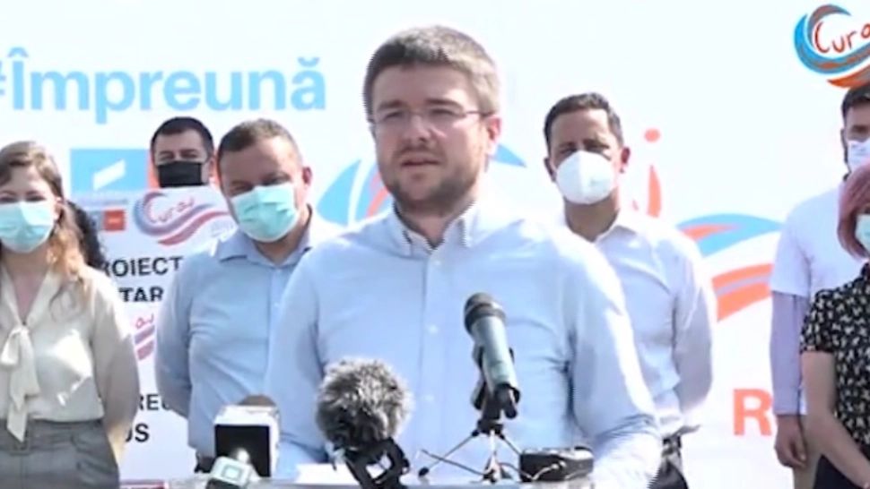 A apărut a treia candidatură la șefia USR PLUS