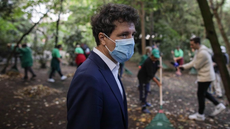 De ce i-a scos Nicușor Dan la curățenie generală pe angajații de la Parcuri și Lacuri