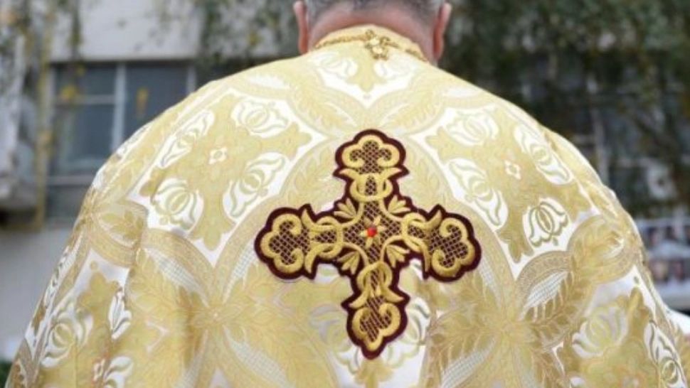 Derapaj grav al unui consilier USR la adresa unui preot: „SEX e ce faci tu cu Pomohaci”