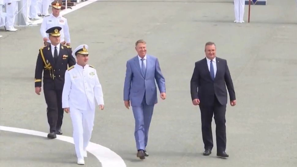 Spectacol grandios pe faleza Cazinoului din Constanța, de Ziua Marinei. Iohannis, Ciolacu și Ciucă, prezenți la eveniment - LIVE VIDEO