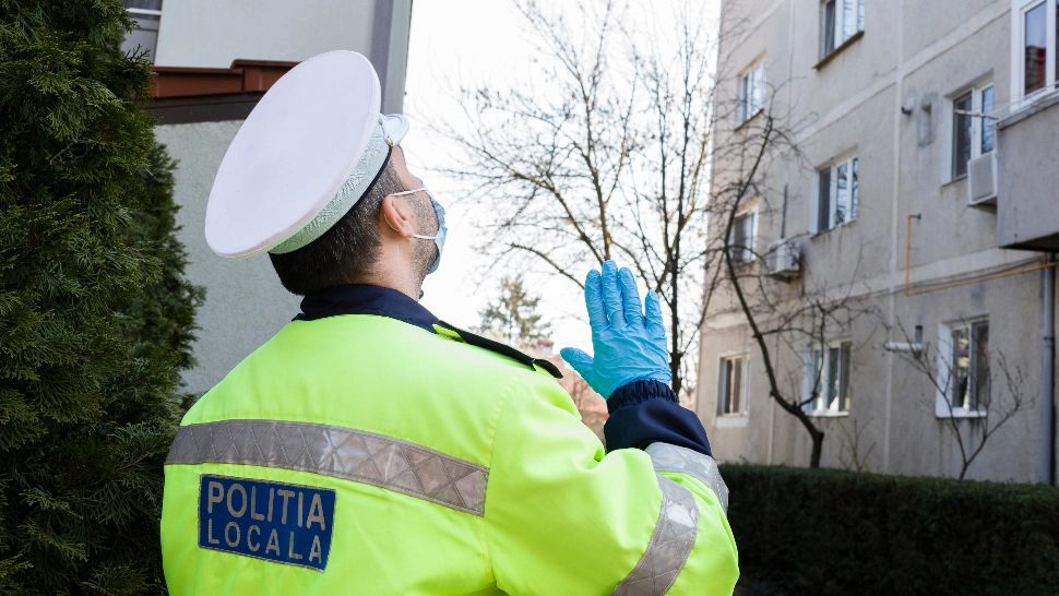 Caz halucinant, în Cluj: a fost anunțat că trebuie să intre în carantină la revenirea în țară, deși NU a plecat nicăieri