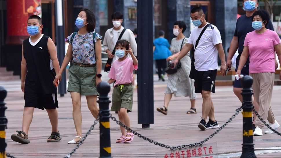 Partidul Comunist din China renunță la politicile stricte privind natalitatea: Familiile pot avea trei copii. Ce replici au dat chinezoaicele