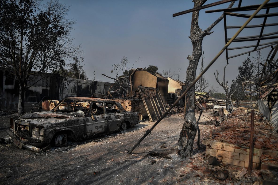 Coșmar în Grecia. Primele decese în urma incendiilor de nestăvilit. Președintele Camerei de Comerț a Atenei a murit   