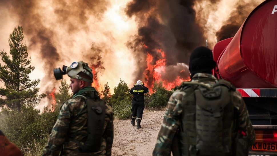 Salvator român trimis în Grecia, mărturii din infern. Cum acționează pompierii pentru stingerea incendiilor devastatoare