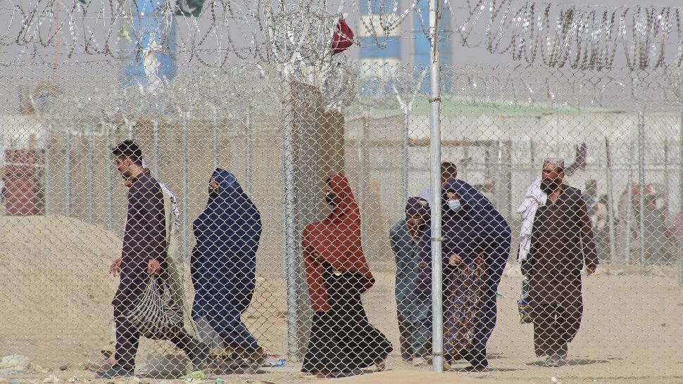 Trei britanici sunt ţinuţi în detenţie de talibani în Afganistan