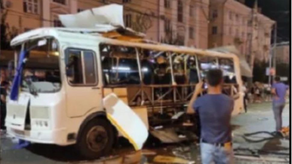 VIDEO Un autobuz plin cu pasageri a EXPLODAT: 2 morți și 17 răniți, în Rusia