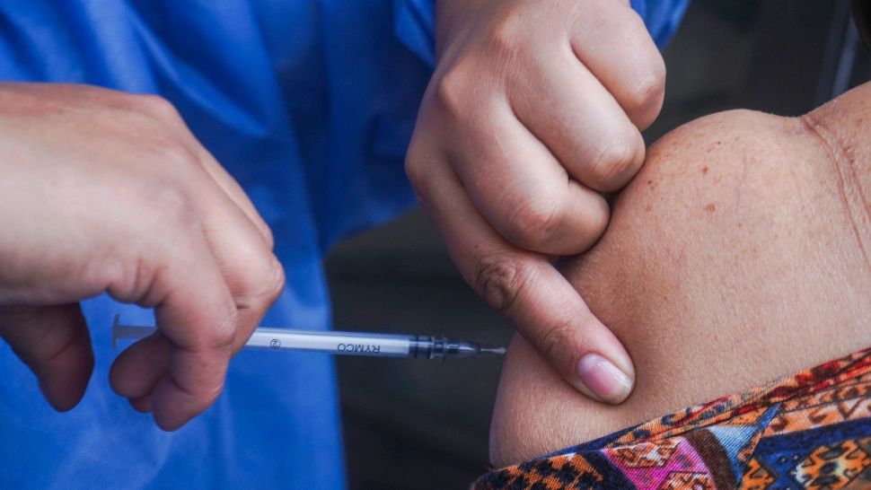 Orașul în care profesorii și personalul auxiliar vor fi obligați să se vaccineze împotriva COVID-19