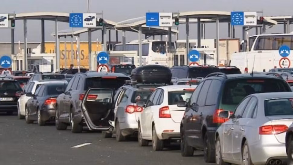 COZI kilometrice la vama Nădlac: românii din Diaspora se întorc acasă - VIDEO