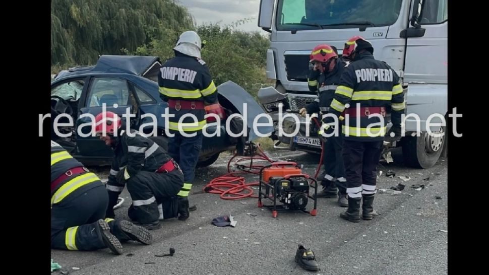 Doi morți într-un accident extrem de GRAV, pe DE 584, în județul Brăila. Trafic îngreunat