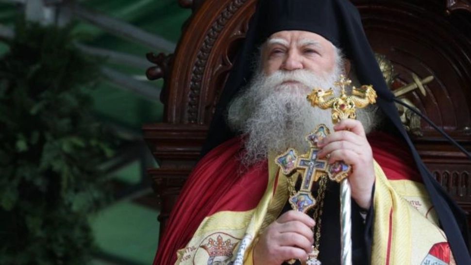 2 preoți suceveni, reclamați pentru că au refuzat botezul unui copil pentru că părinții nu sunt cununați, iar nașii sunt bătrâni