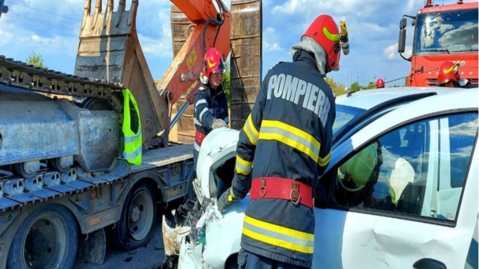 FOTO Accident MORTAL pe DN 5. Sunt implicate un autotren și două autoturisme 