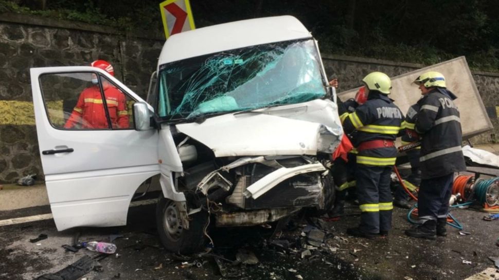 UPDATE: Traficul rutier s-a reluat, în urma accidentului GRAV din Mureş! 13 victime după impactul dintre două maşini