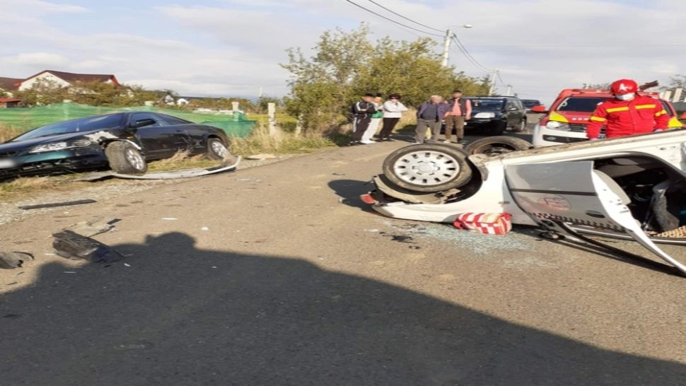 Accident grav, în jud. Cluj: taximetrist beat, aflat în cursă, impact violent cu un autoturism - o victimă