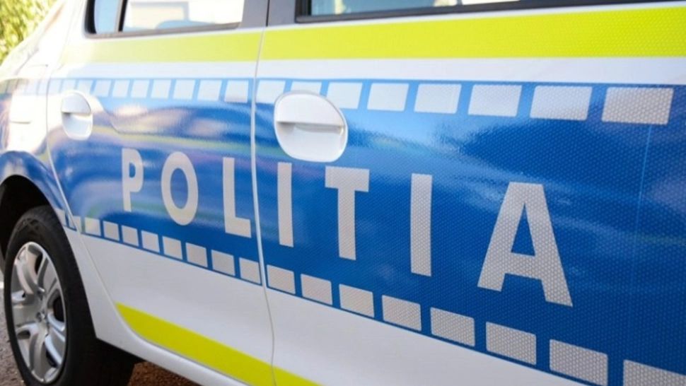 Autospecială de poliție AVARIATĂ într-un scandal, în Gorj