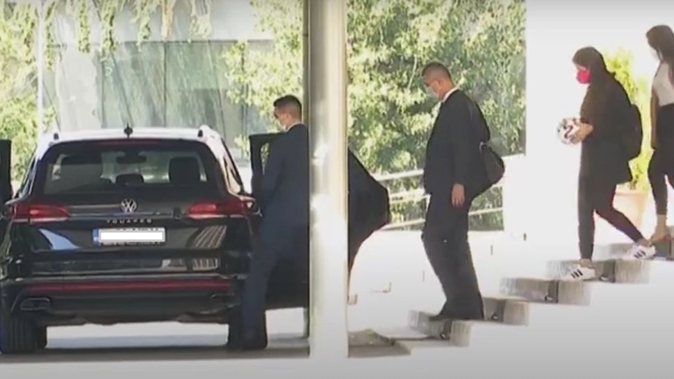 FOTO Imaginea blocajului TOTAL între URS Plus și PNL. Vicepremierul Dan Barna a părăsit Palatul Victoria