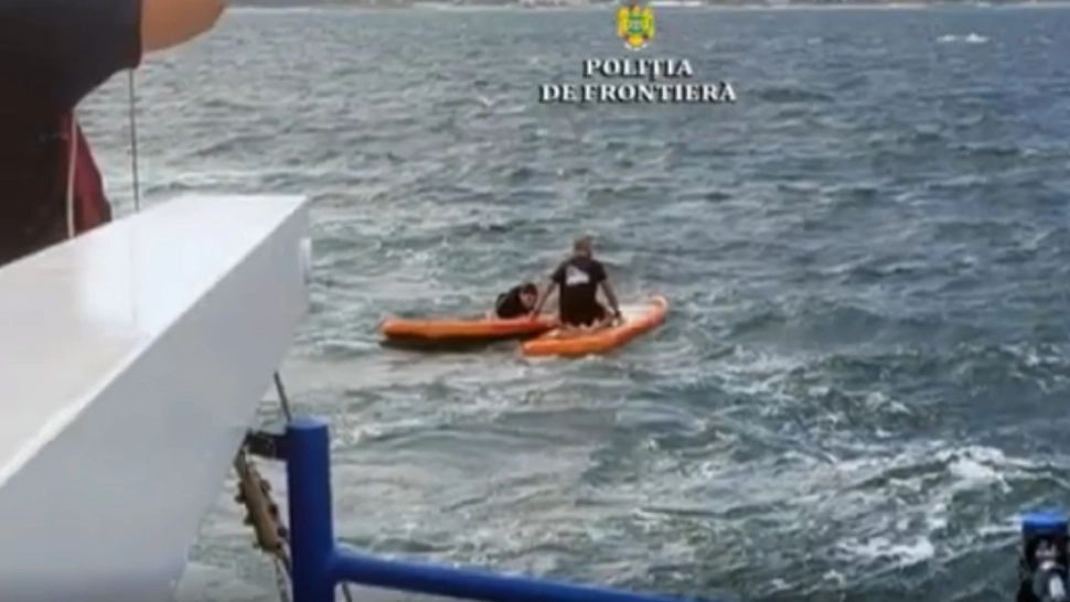VIDEO 7 turiști, salvați în ultima clipă din mare - Intervenție de urgență la Olimp