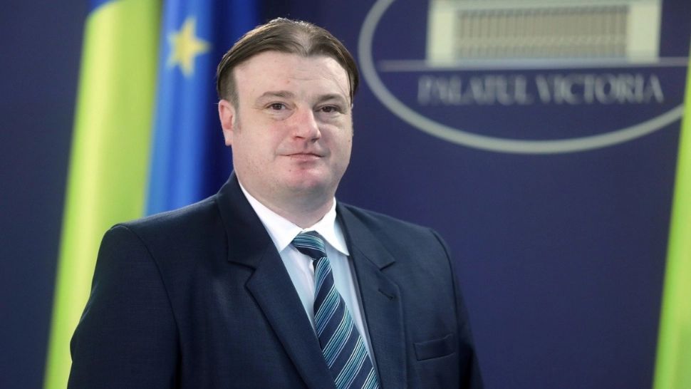 Culisele statului paralel | Cum a ajuns un tânăr gorjean mâna dreaptă a premierului. Dezvăluiri despre Tiberiu Gorun, ”băiatul lui tata”