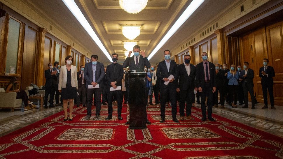 Miniștrii USR-PLUS și-au anunțat DEMISIA din Guvern: Florin Cîțu NU mai poate fi premier! Nu este o noapte a negocierilor! 