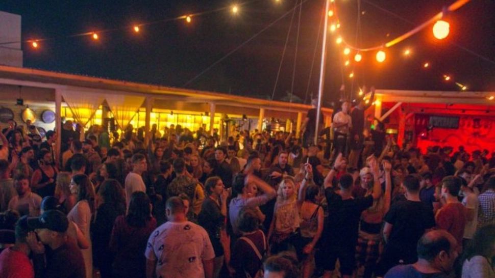 VIDEO | Noapte albă în Vama Veche. Mii de tineri au petrecut