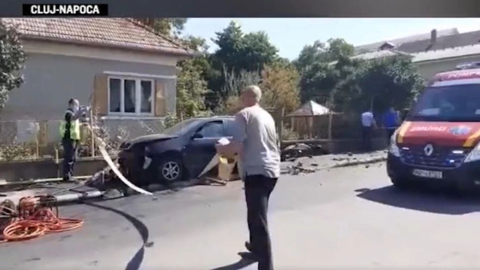 VAL de accidente pe șoselele din țară, în weekend. O șoferiță a LOVIT un motociclist și apoi a UCIS o femeie