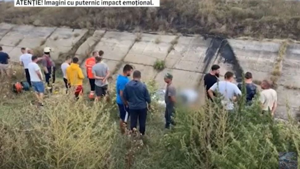 Două accidente groaznice au avut loc sâmbătă - Un tânăr a murit după ce a căzut cu mașina într-o râpă. Un alt șofer s-a răsturnat într-un canal de irigații
