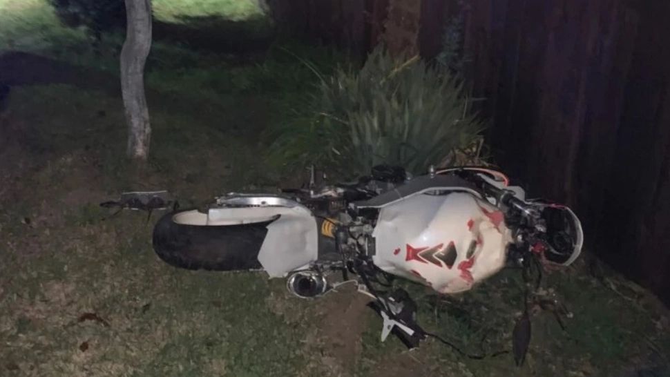 Un motociclist de 25 de a murit, după ce s-a izbit violent de un cap de pod, în Argeș