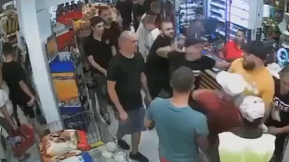 Consilier local, susținător al echipei Unirea Dej, bătut de suporterii echipei Steaua