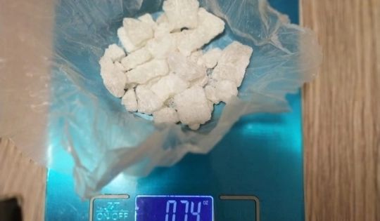 FOTO + VIDEO | Percheziţii de amploare în Satu Mare şi Bihor la traficanţi de droguri - 10 persoane audiate