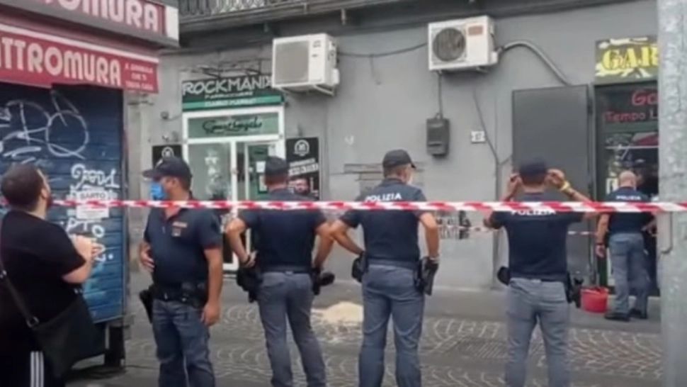 VIDEO | Un copil de 4 ani a murit după ce a fost scăpat de la balcon, în Italia. Detalii șocante din anchetă