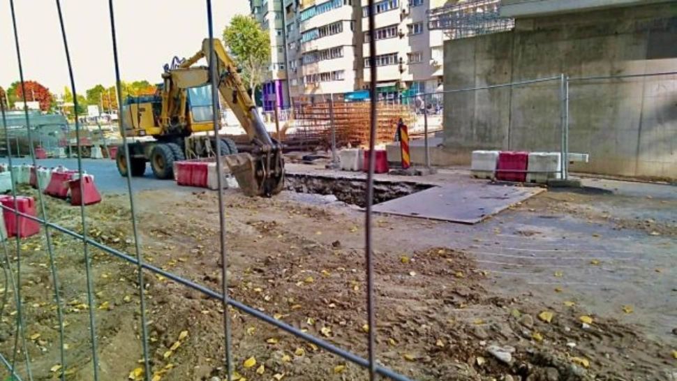 Lucrări fără noimă în Bucureşti. Asfaltul de la Pasajul Doamna Ghica va fi spart, deși abia a fost turnat. Care este motivul