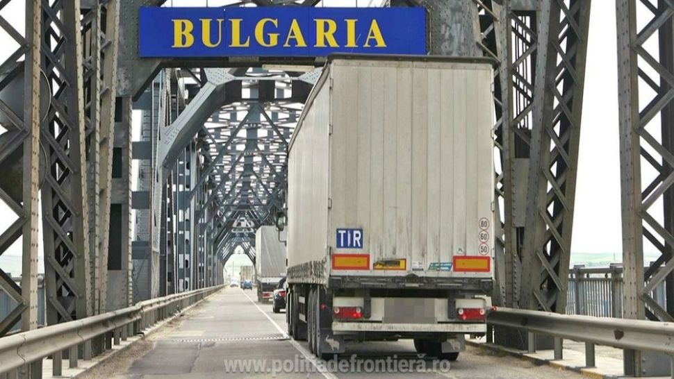 Proteste ale șoferilor români și bulgari împotriva restricțiilor COVID-19, pe drumul spre Podul Ruse-Giurgiu