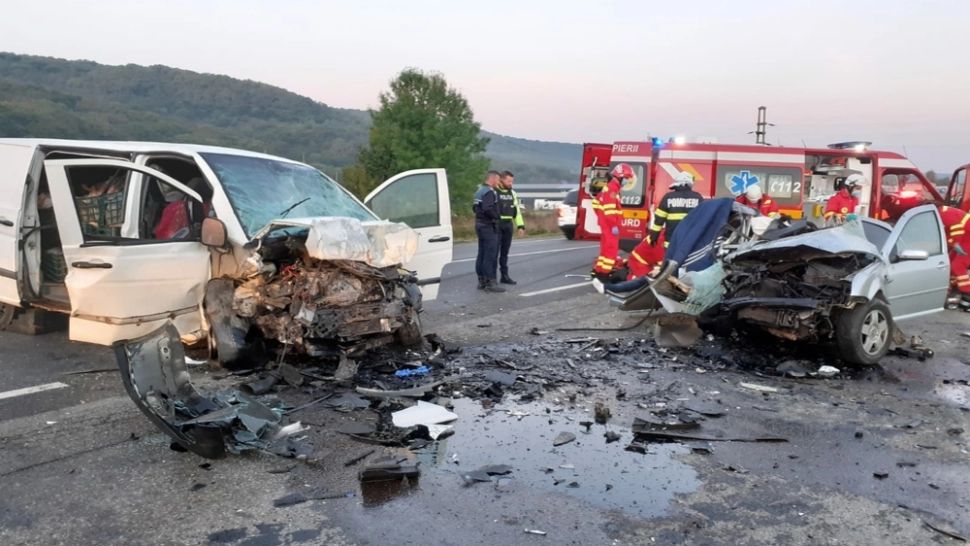 Accident MORTAL pe șoseaua Cluj-Oradea! Două persoane și-au pierdut viața