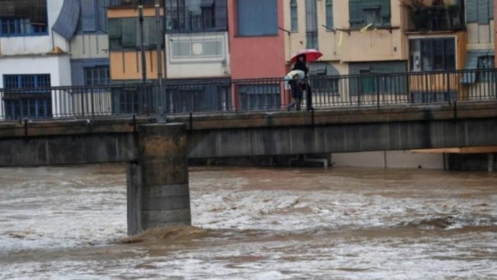 O furtună a făcut ravagii în mai multe orașe din Spania. Cod portocaliu de precipitații abundente - VIDEO