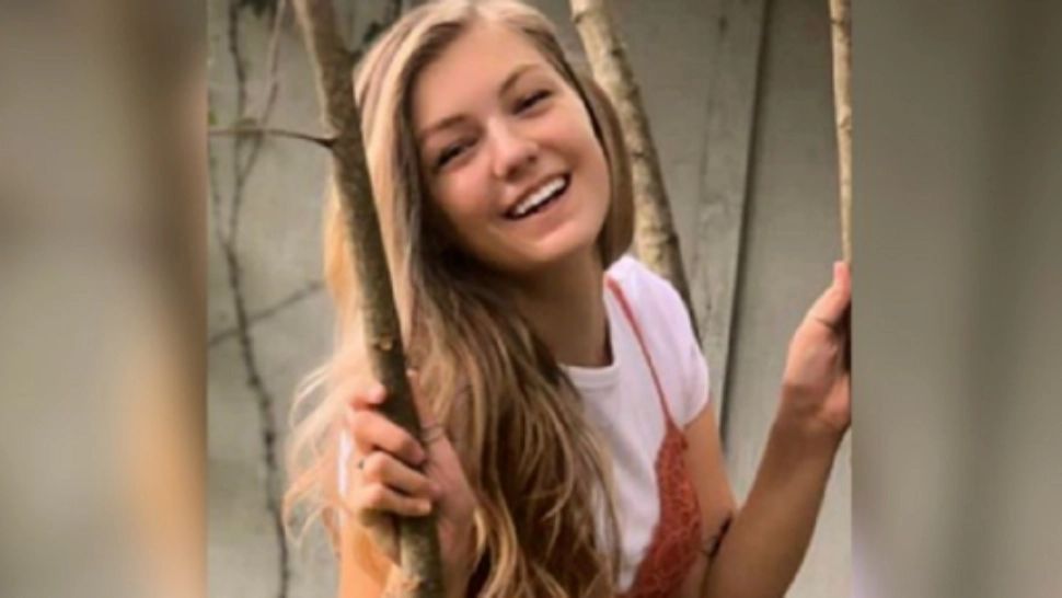 O cunoscută bloggeriță a fost găsită moartă într-un parc. Ce a postat tânăra înainte de a fi dată dispărută