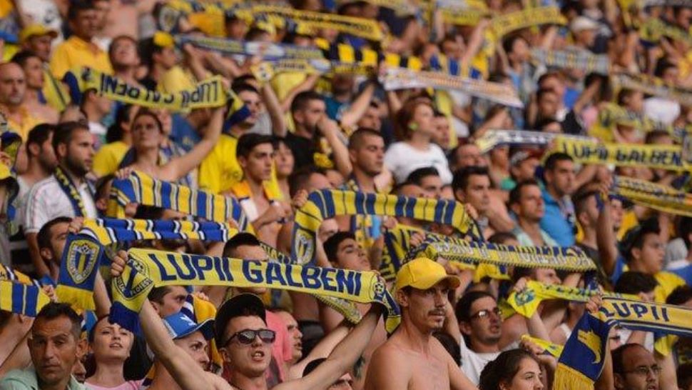 A început "Războiul" în Bănie! Sediul FC U Craiova, vandalizat de fanii Petrolului înaintea duelului din Cupa României 