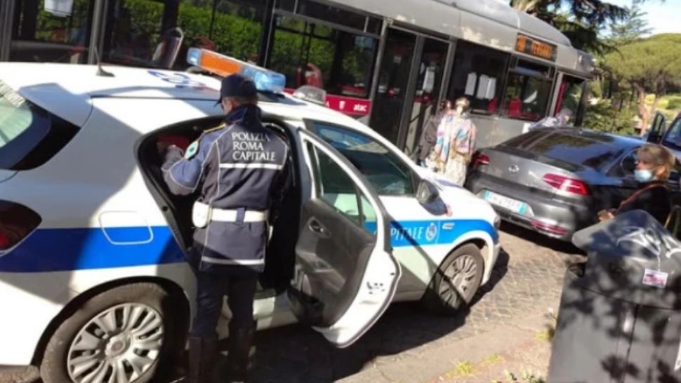 Furt de zile mari, în Italia. Român jefuit de propria soră, în plină stradă. Femeia a fost ajutată de o prietenă