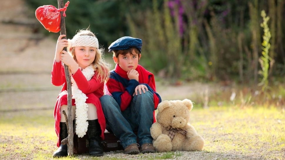 Lupta pentru un trai mai bun lasă copiii FĂRĂ PĂRINȚI - Cifre ALARMANTE