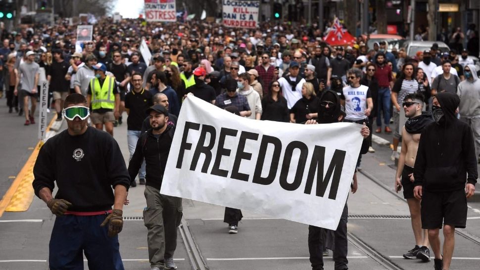 FOTO + VIDEO | Proteste masive în Australia împotriva unui nou lockdown. Sute de persoane, arestate
