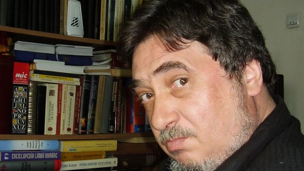 Doliu în lumea literaturii: poetul și eseistul Răzvan Codrescu a MURIT 