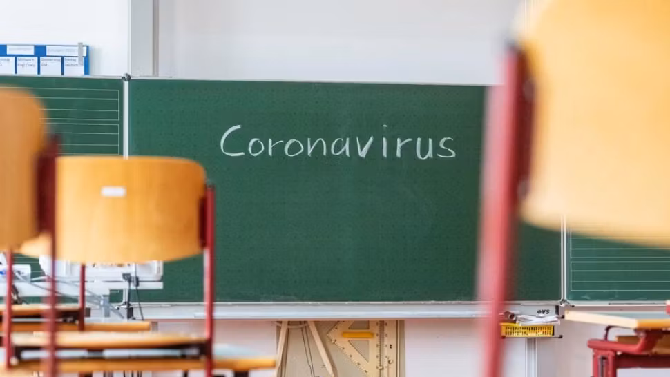 8 şcoli din Bucureşti îşi vor relua activitatea luni! Unitățile particulare, dacă nu au reglementată vacanţa, primesc elevi